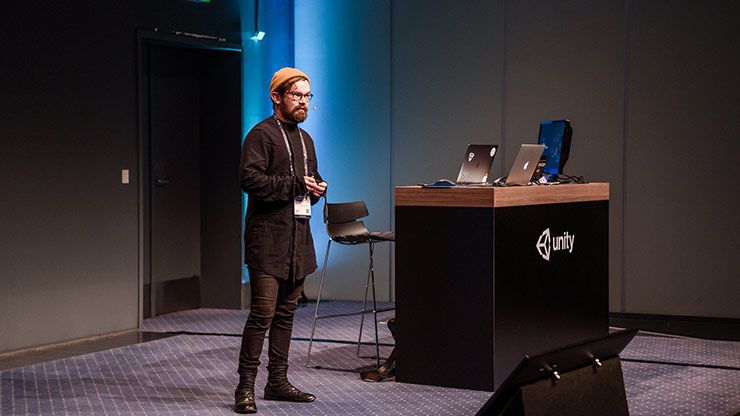 Timmy Ghiurau fait une présentation lors de Unite Copenhagen