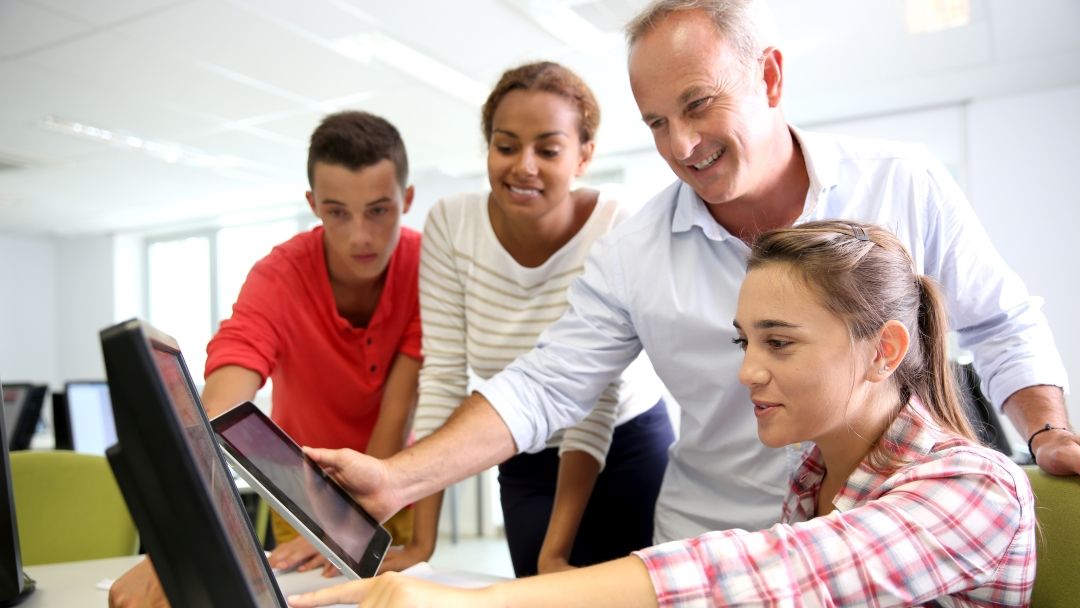 Coaching para educadores con tablet